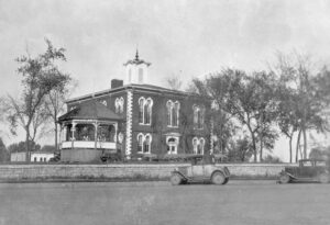 Jefferson County Courthouse in Oskaloosa, Kansas, about 1925.