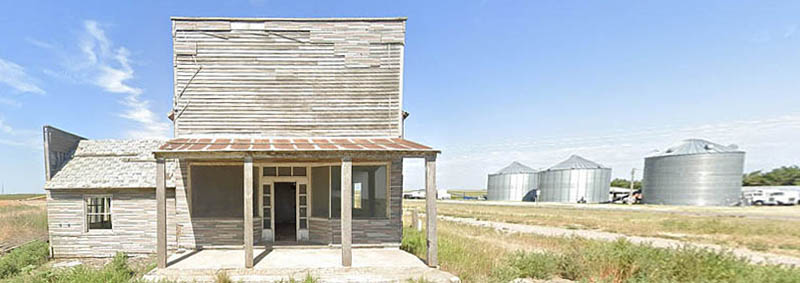 Old building and silos in Reager, Kansas today, courtesy Google Maps.