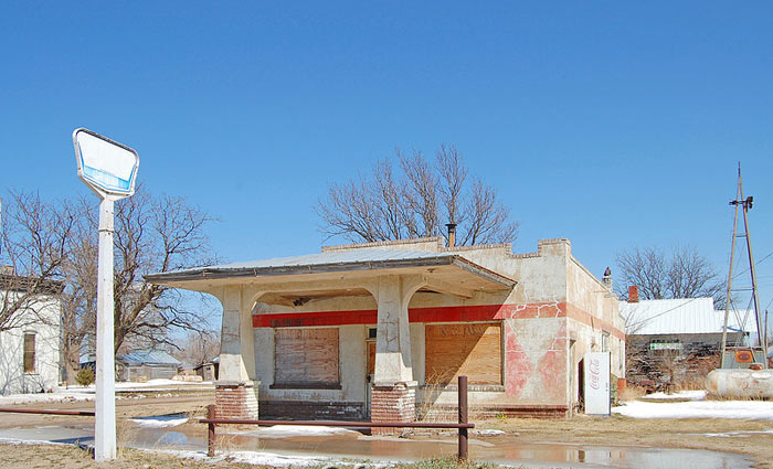 An old Apco Station in Arnold, Kansas, photo by Kathy Alexander.