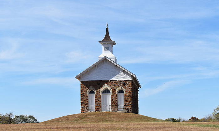 Arvonia, Kansas, School House. Photo by Kathy Alexander. 