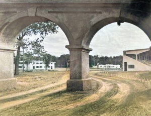 Archways once greeted visitors to Iola's Riverside Park. Photo courtesy Allen County Historical Society.
